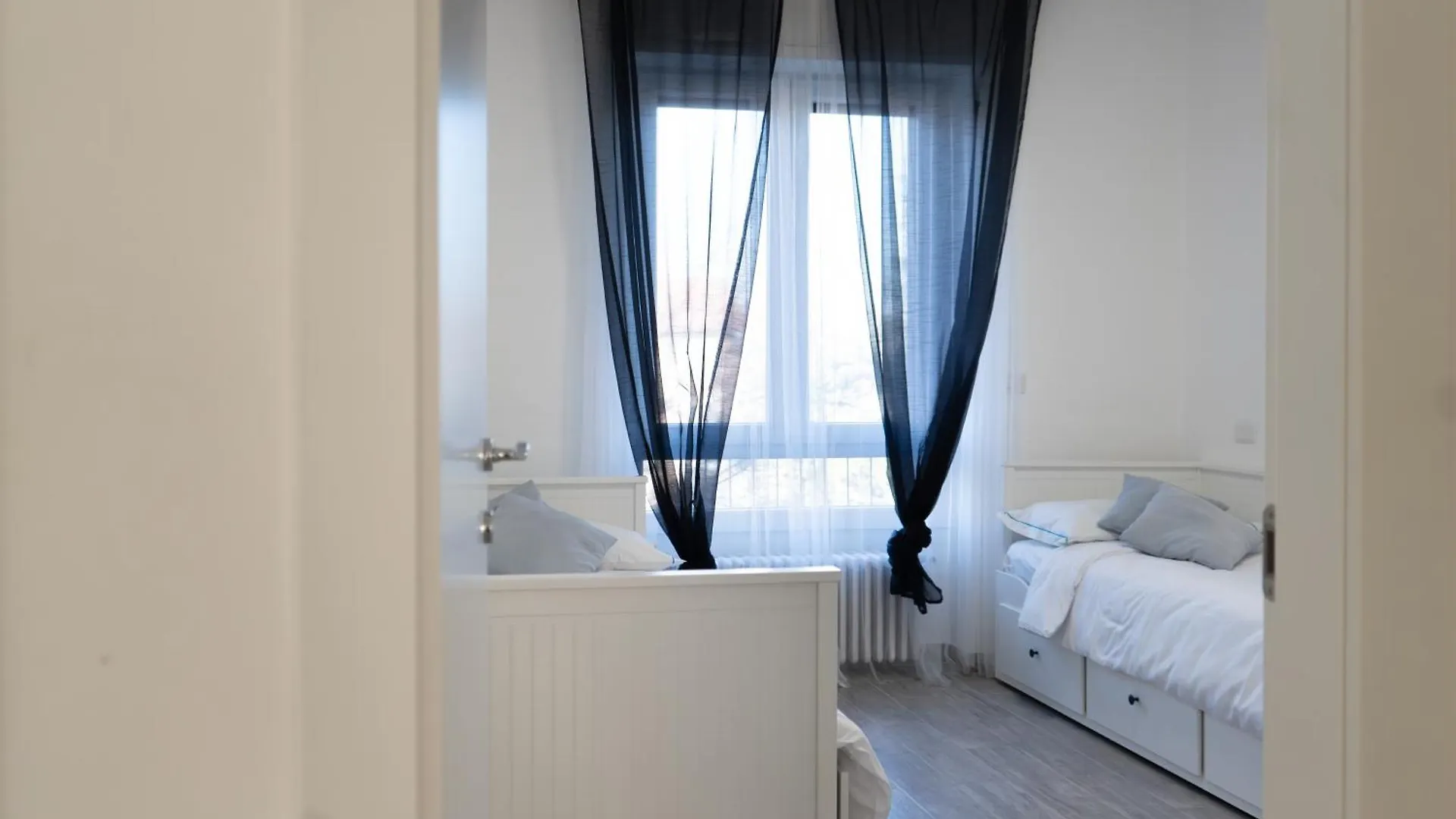 Appartamento 10Min Rhofiera & Sansiro - 5Min Metro - Ac - Freeparking Milano Italia